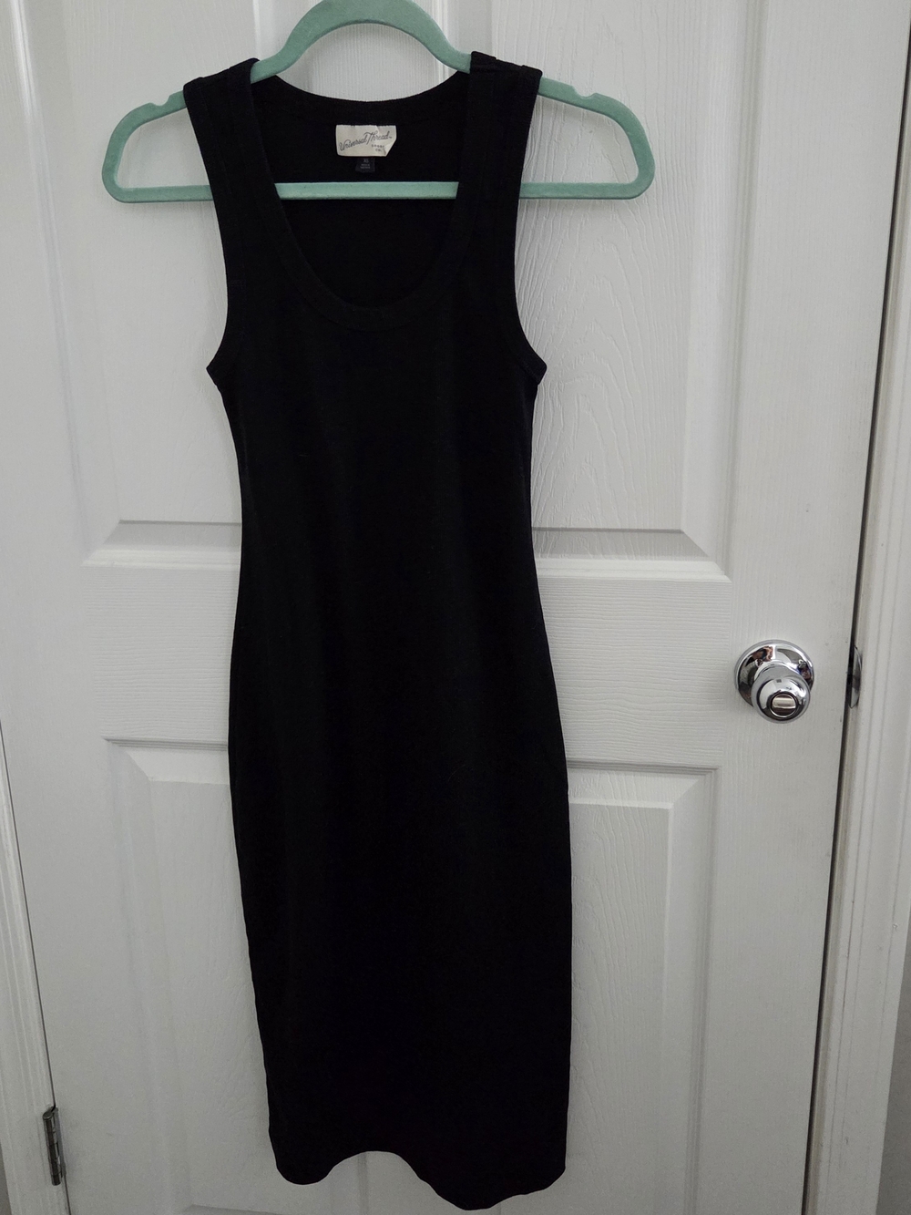 Universal Thread Black Sleeveless Midi Tank Dress